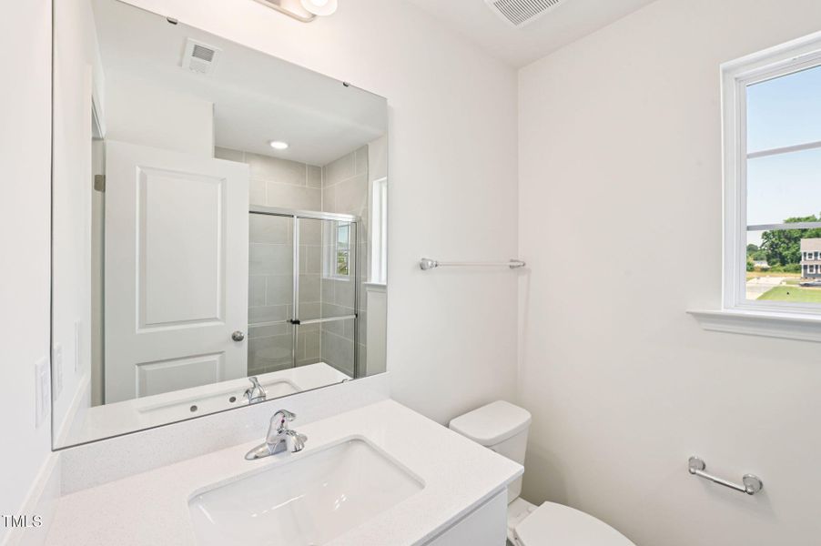 35-web-or-mls-236 Alden Way-035