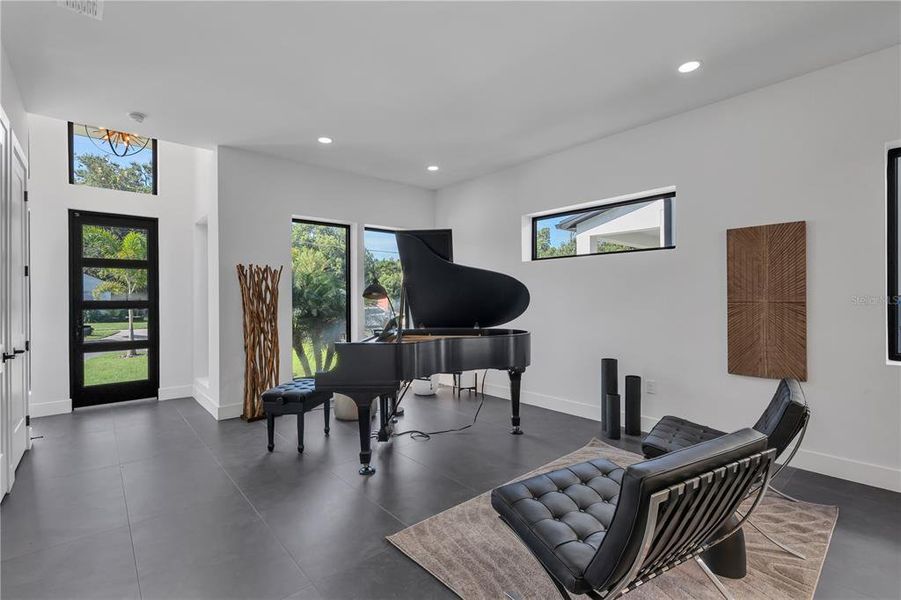 Furnished interior view inside a new home in , Orlando (Image 14).
