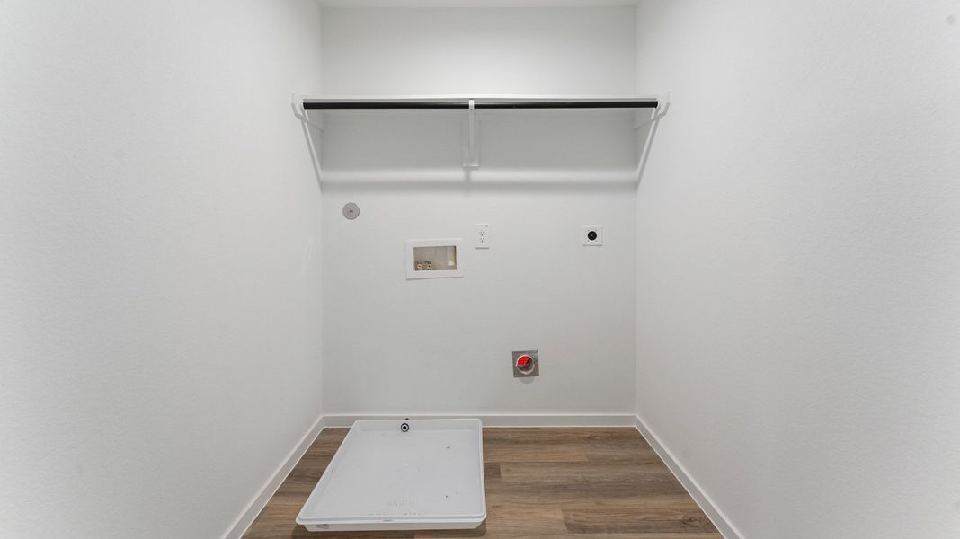 Spacious, unfurnished interior of a new home in Alaia Crossing, Houston (Image 11).