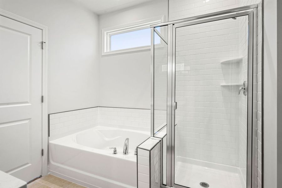 Furnished interior view inside a new home in Salem Bay, Beaufort (Image 9).