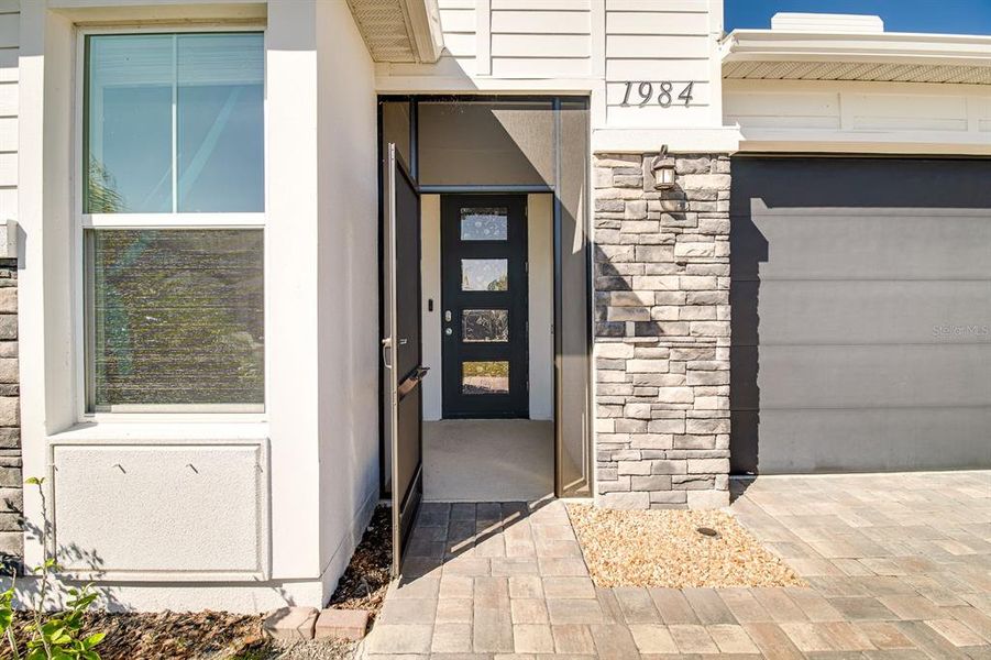 Exterior details and patio area of a home in , Palm Bay (Image 4).