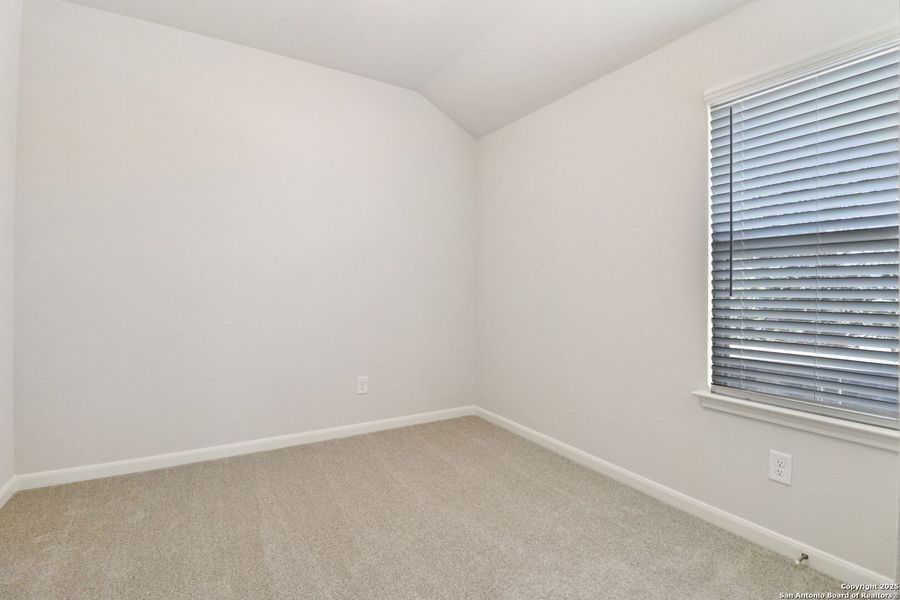 Spacious, unfurnished interior of a new home in Arcadia Ridge - Premier Series, San Antonio (Image 34).