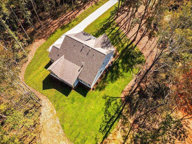 Exterior details and patio area of a home in , Gainesville (Image 4).