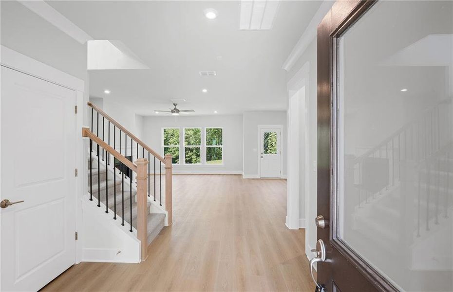 Spacious, unfurnished interior of a new home in Hunters Creek, Flowery Branch (Image 26).