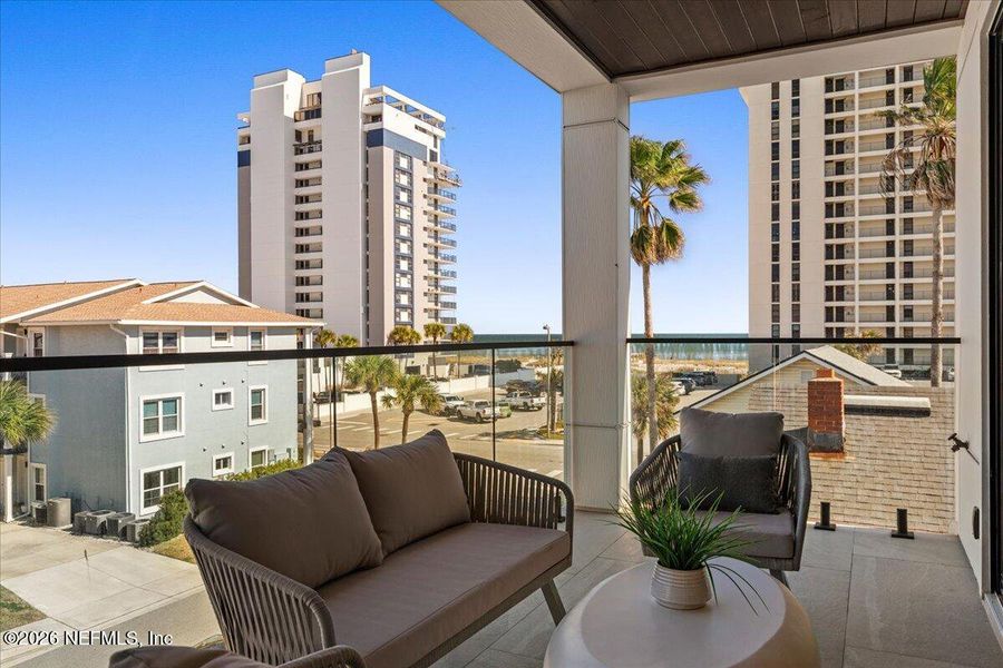 Exterior details and patio area of a home in , Jacksonville Beach (Image 29).