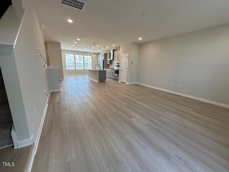 FST 689 main living 2 FST 689 main living 2