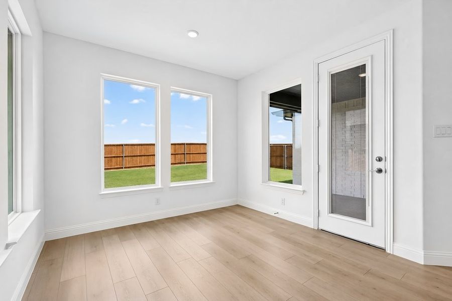 Spacious, unfurnished interior of a new home in South Oak, Oak Point (Image 16). Spacious, unfurnished interior of a new home in South Oak, Oak Point (Image 16).