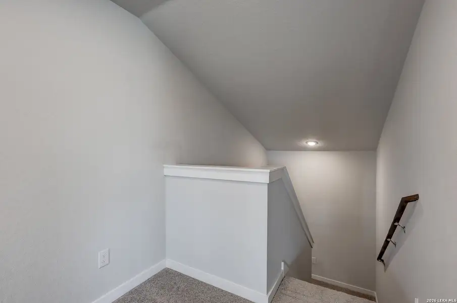 Spacious, unfurnished interior of a new home in Garden Grove, San Antonio (Image 29).