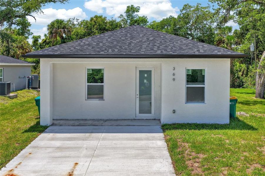 Exterior details and patio area of a home in , Port Charlotte (Image 18). Exterior details and patio area of a home in , Port Charlotte (Image 18).
