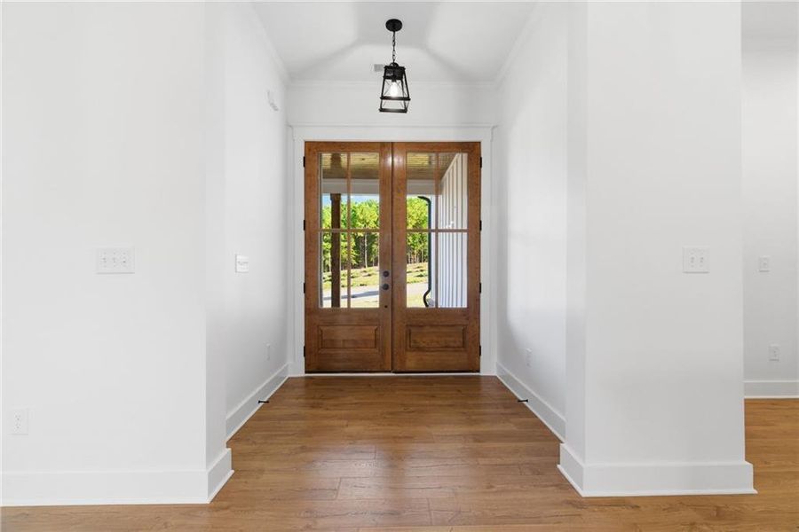 Spacious, unfurnished interior of a new home in , Jasper (Image 14).