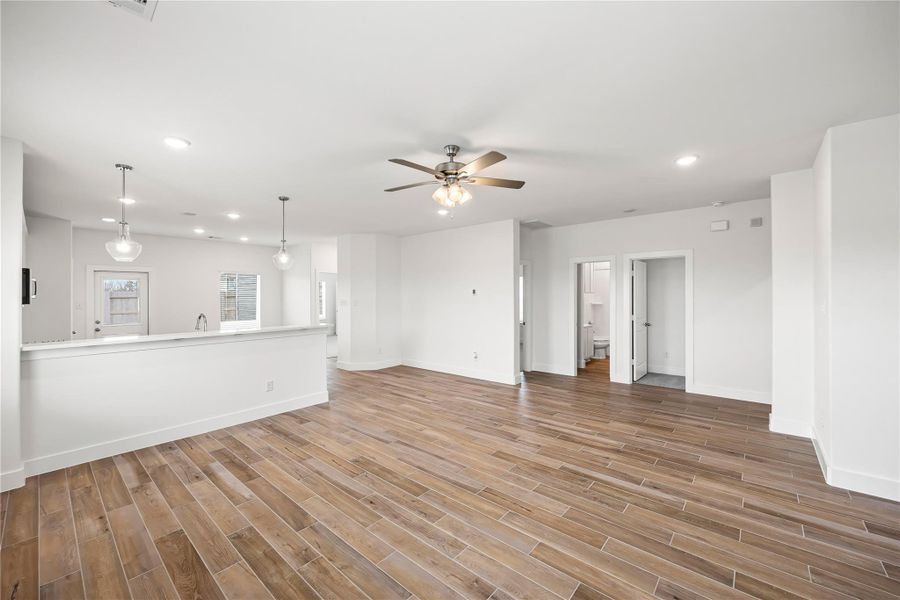 Spacious, unfurnished interior of a new home in River Ranch Meadows, Dayton (Image 13).