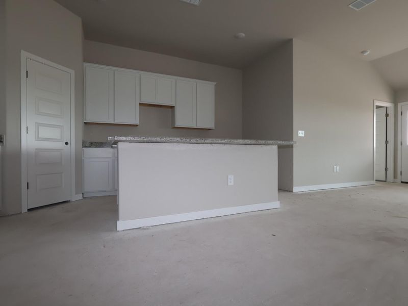 Image 10 of a home in Willow Springs.