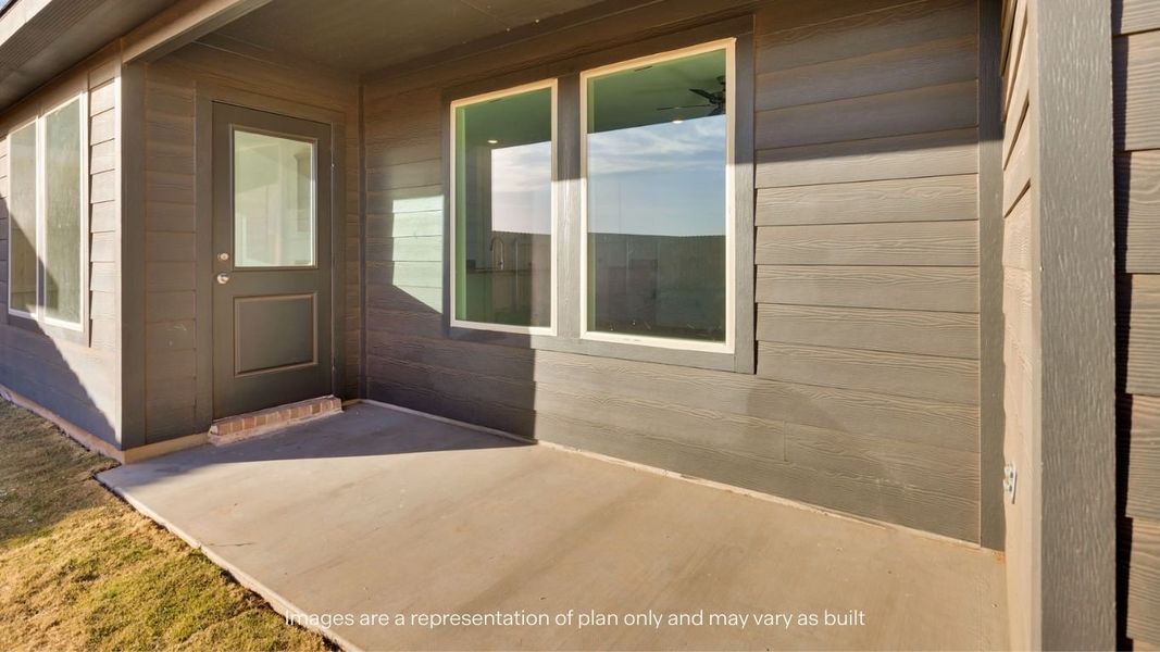 Exterior details and patio area of a home in Allen Farms, Lubbock (Image 3).