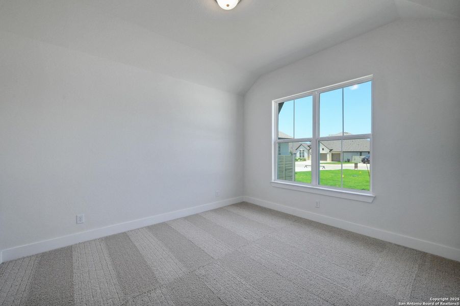 Spacious, unfurnished interior of a new home in The Grove at Vintage Oaks, New Braunfels (Image 13).