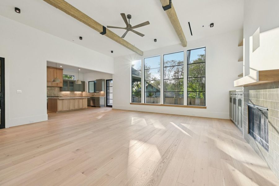 Spacious, unfurnished interior of a new home in , Houston (Image 28).