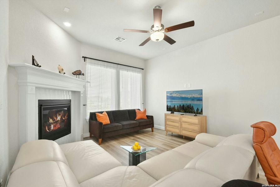 Furnished interior view inside a new home in The Crossvine 45’, Schertz (Image 25).