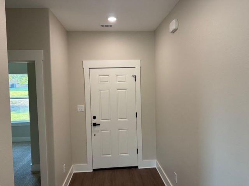 Spacious, unfurnished interior of a new home in , Bells (Image 10).