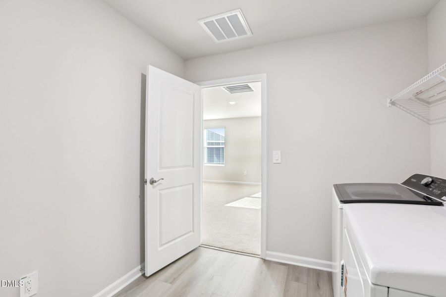 20-web-or-mls-Raleigh- River Glen-38 Hof