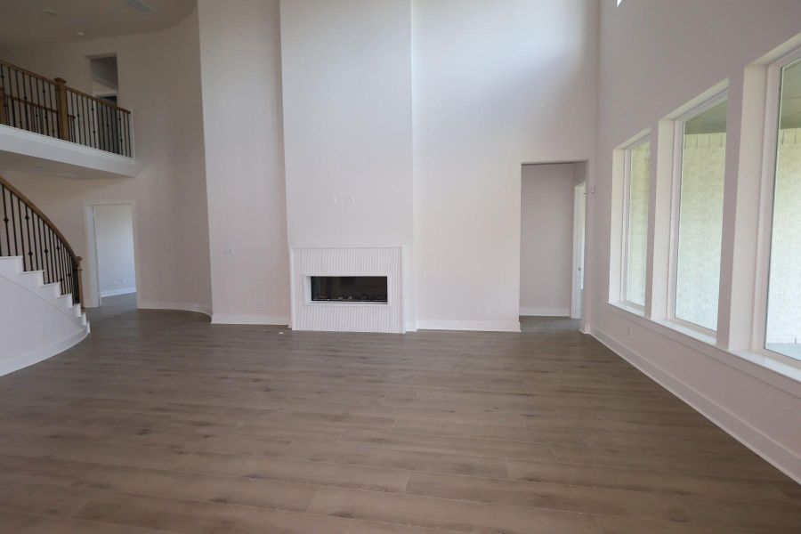 Spacious, unfurnished interior of a new home in Dunham Pointe, Cypress (Image 9).