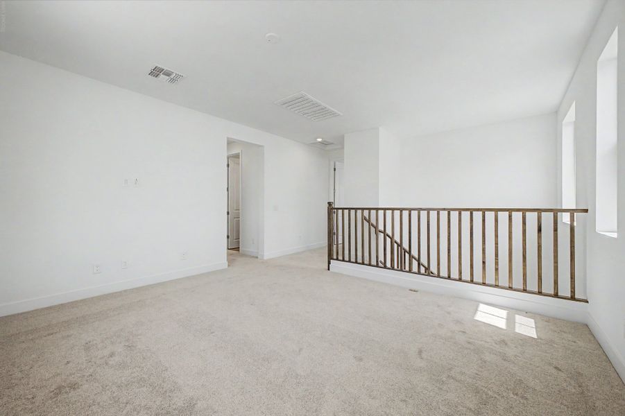 Spacious, unfurnished interior of a new home in Bella Storia, Gilbert (Image 8).