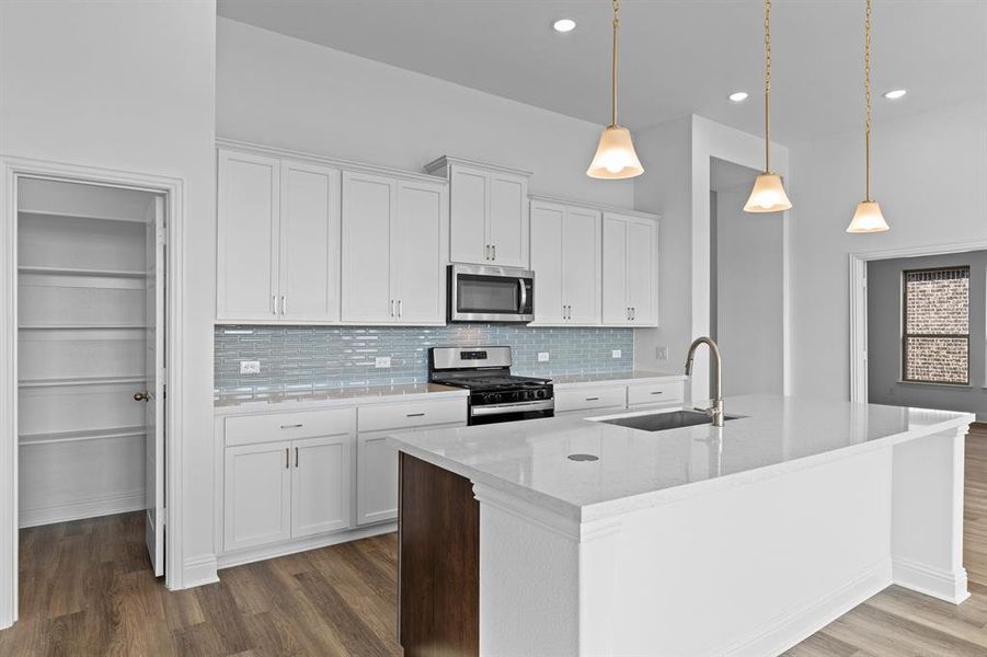 DAL_Meadow Vista_Grandview kitchen1713 Willowhurst Lane (9) DAL_Meadow Vista_Grandview kitchen1713 Willowhurst Lane (9)