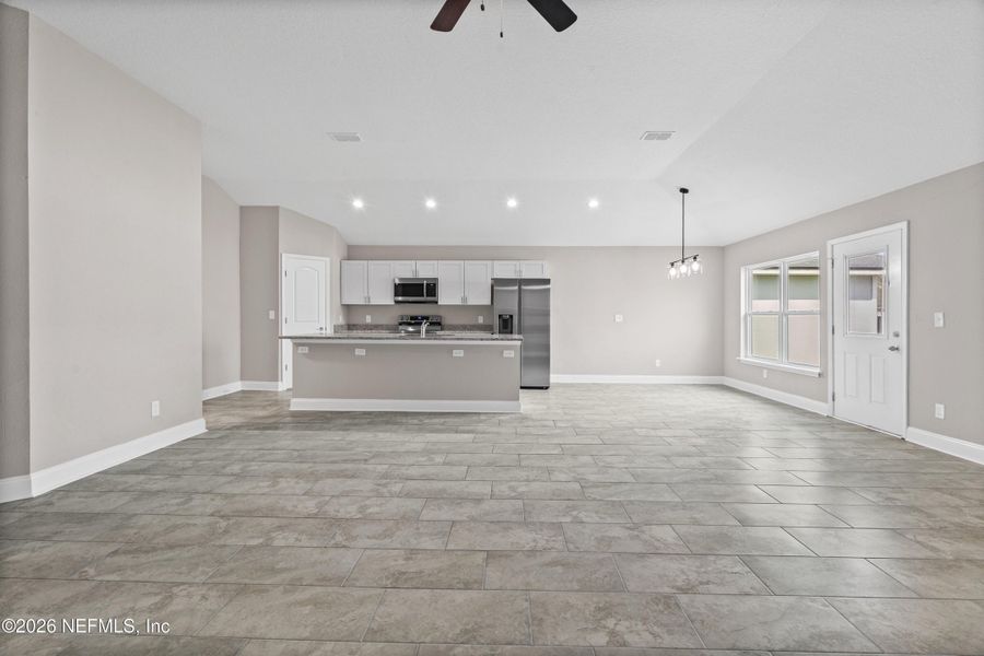 Spacious, unfurnished interior of a new home in , Jacksonville (Image 26).