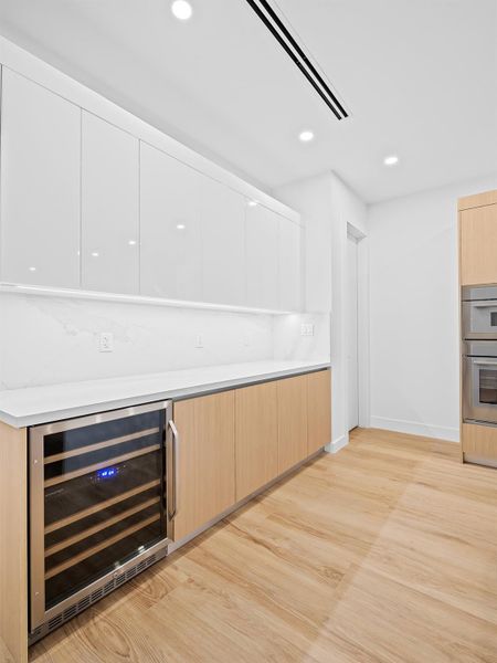 DISCLAIMER: All renderings, site plans, simulated views, floor plans, graphic images, drawings and all other information depicted are illustrative, and are provided to assist in visualizing the units and the Project and may not be accurately depicted and may be changed at any time. DISCLAIMER: All renderings, site plans, simulated views, floor plans, graphic images, drawings and all other information depicted are illustrative, and are provided to assist in visualizing the units and the Project and may not be accurately depicted and may be changed at any time.