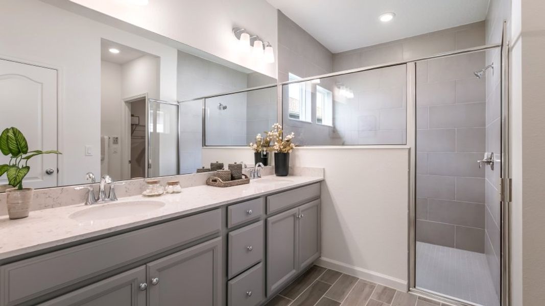 3004 Patriot Owners Bath 1of2 F1