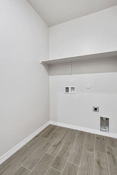 Spacious, unfurnished interior of a new home in Desert Breeze, Horizon City (Image 37). Spacious, unfurnished interior of a new home in Desert Breeze, Horizon City (Image 37).