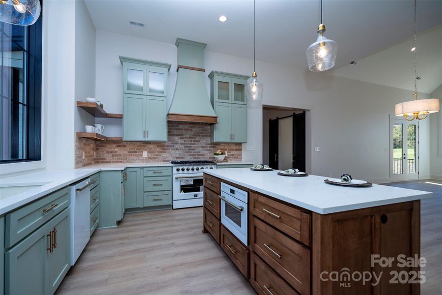 Under cabinet and glass cabinet lighting Under cabinet and glass cabinet lighting