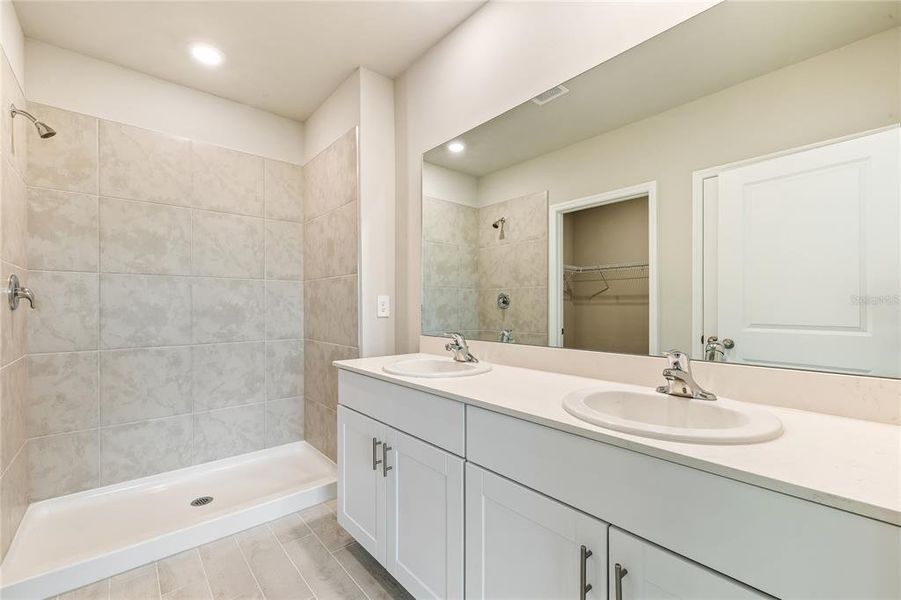 Furnished interior view inside a new home in Heritage Lake Park, Punta Gorda (Image 6). Furnished interior view inside a new home in Heritage Lake Park, Punta Gorda (Image 6).