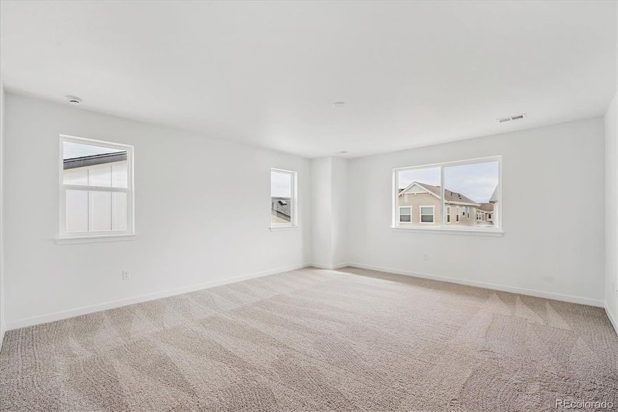 Spacious, unfurnished interior of a new home in Barefoot Lakes, Firestone (Image 21). Spacious, unfurnished interior of a new home in Barefoot Lakes, Firestone (Image 21).