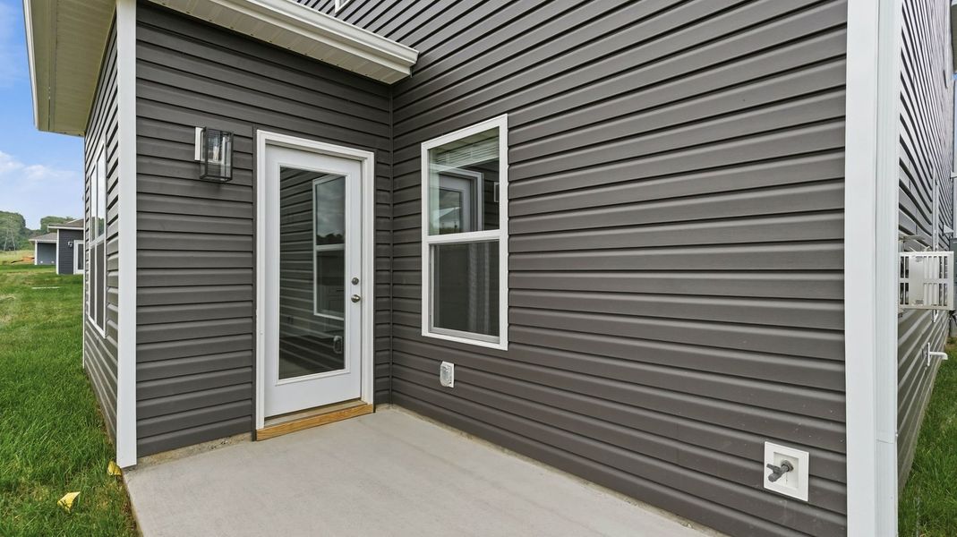 Exterior details and patio area of a home in Fieldcrest Acres, Blountville (Image 4). Exterior details and patio area of a home in Fieldcrest Acres, Blountville (Image 4).