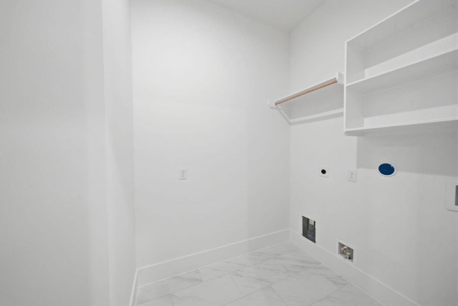 Spacious, unfurnished interior of a new home in , Houston (Image 27).