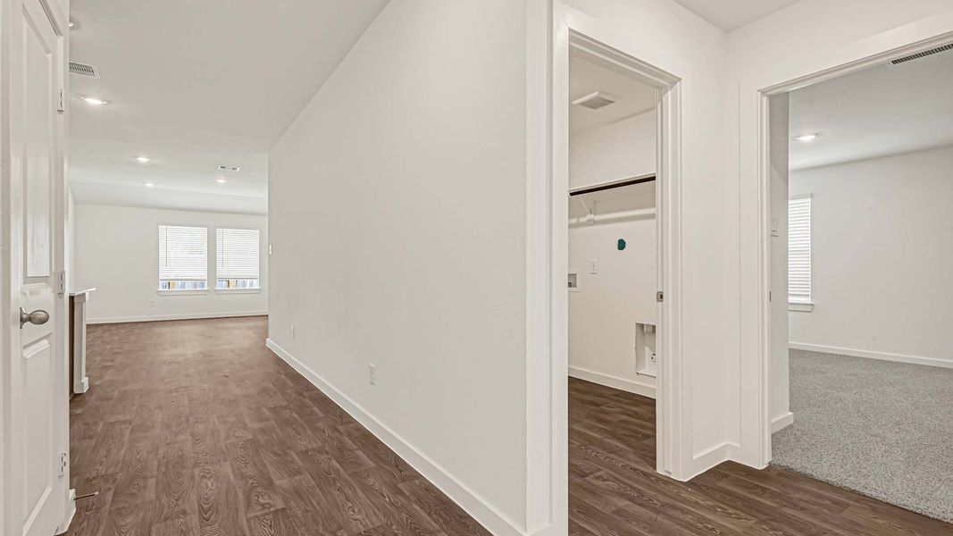 Representative unfurnished interior of a home built from the Cali by D.R. Horton in Holly Ridge, Rosenberg (Image 23).