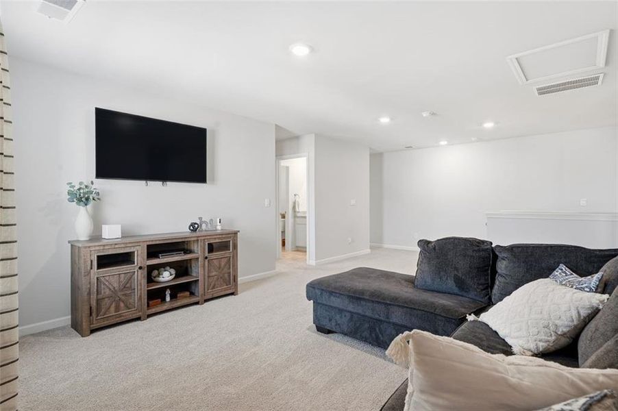 Furnished interior view inside a new home in , Dallas (Image 15).