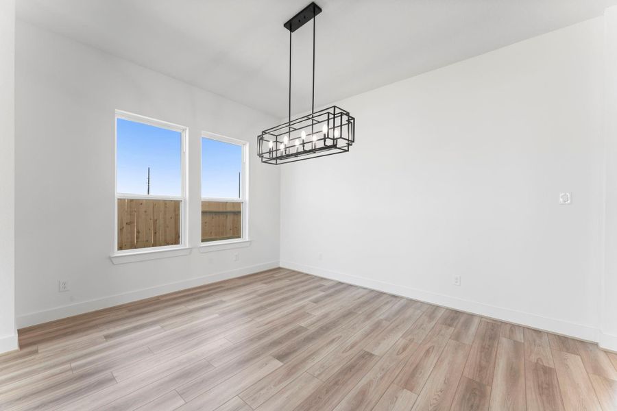 Spacious, unfurnished interior of a new home in The Grand Prairie 60’s, Hockley (Image 21).