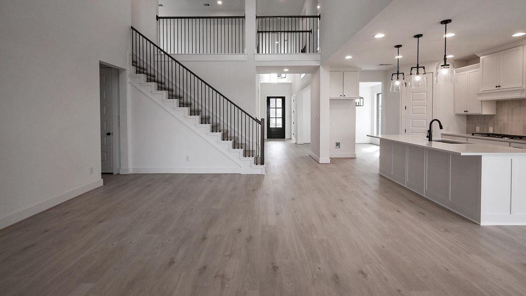 Spacious, unfurnished interior of a new home in Crosswinds, Kyle (Image 15).