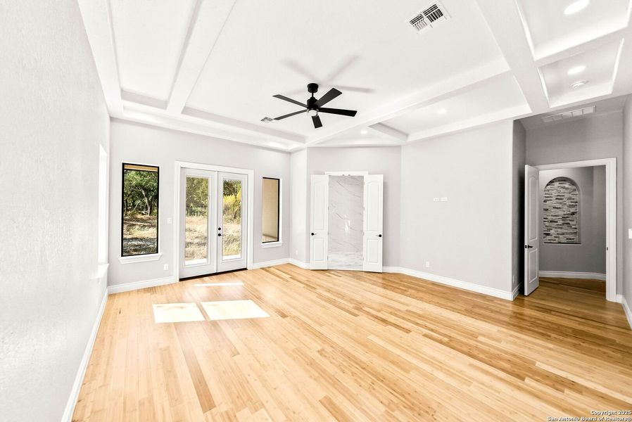 Spacious, unfurnished interior of a new home in , New Braunfels (Image 26).