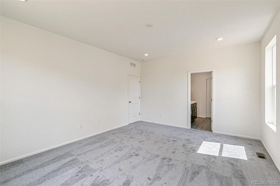 Spacious, unfurnished interior of a new home in Turnberry, Commerce City (Image 28). Spacious, unfurnished interior of a new home in Turnberry, Commerce City (Image 28).