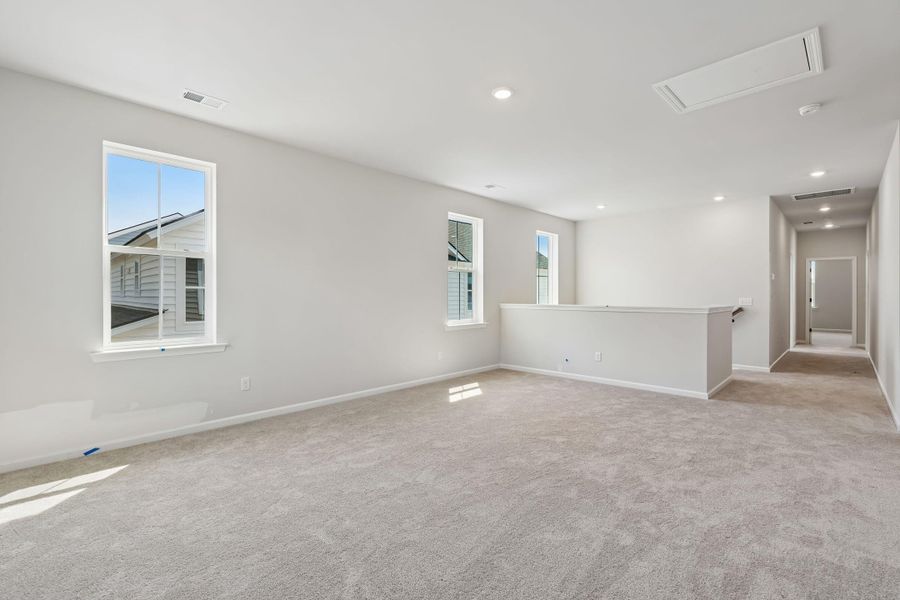 Spacious, unfurnished interior of a new home in Heron's Walk at Summers Corner, Summerville (Image 40).