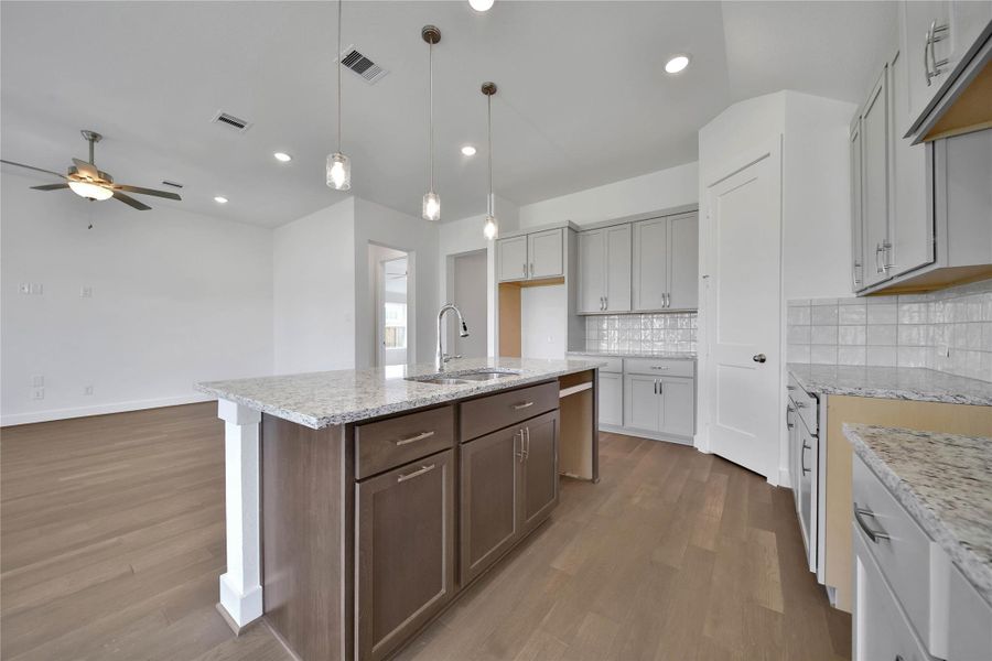 Furnished interior view inside a new home in , Rosharon (Image 9).