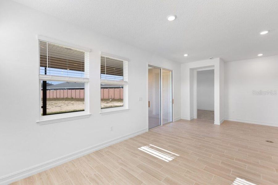 Spacious, unfurnished interior of a new home in Ocala Preserve, Ocala (Image 22).