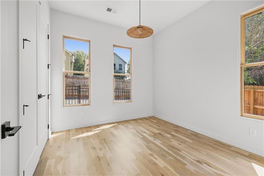 Spacious, unfurnished interior of a new home in , Atlanta (Image 17).