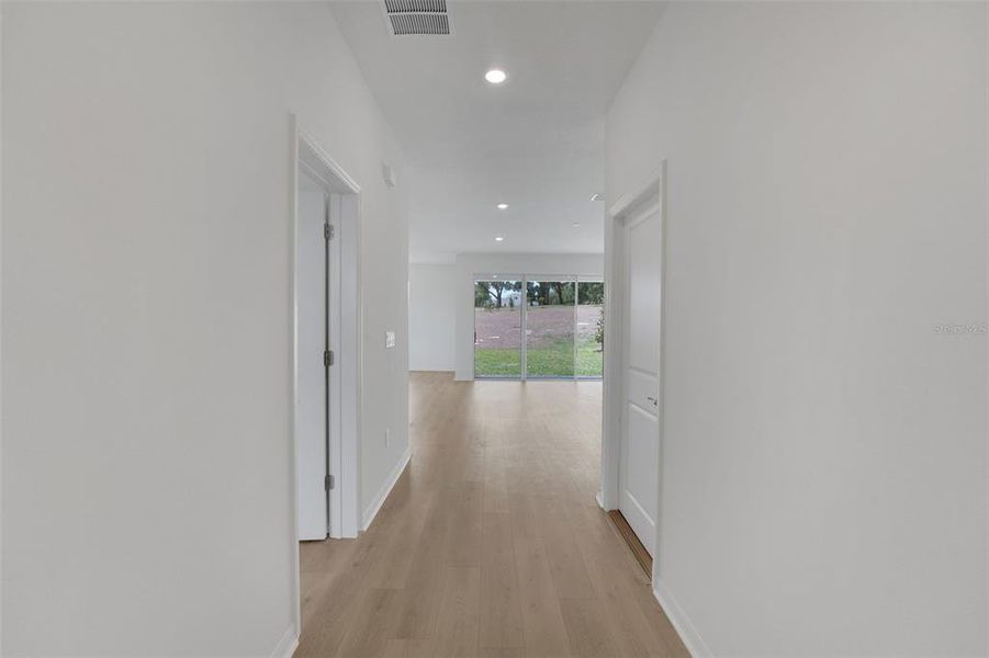 Spacious, unfurnished interior of a new home in Tuscan Hills, Dade City (Image 20).