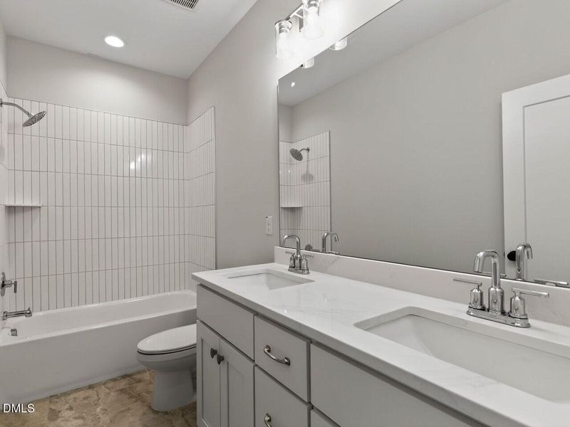 033-1280x960-hall-bath 033-1280x960-hall-bath