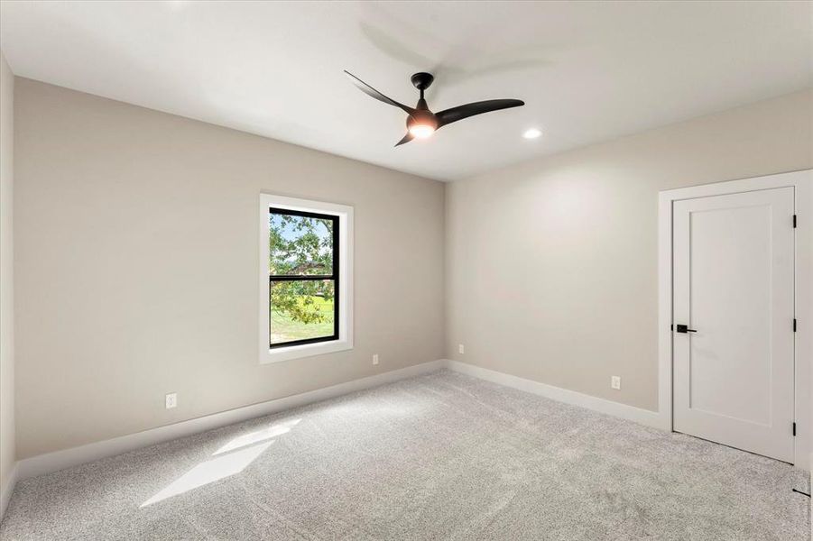 Spacious, unfurnished interior of a new home in , Tool (Image 22).