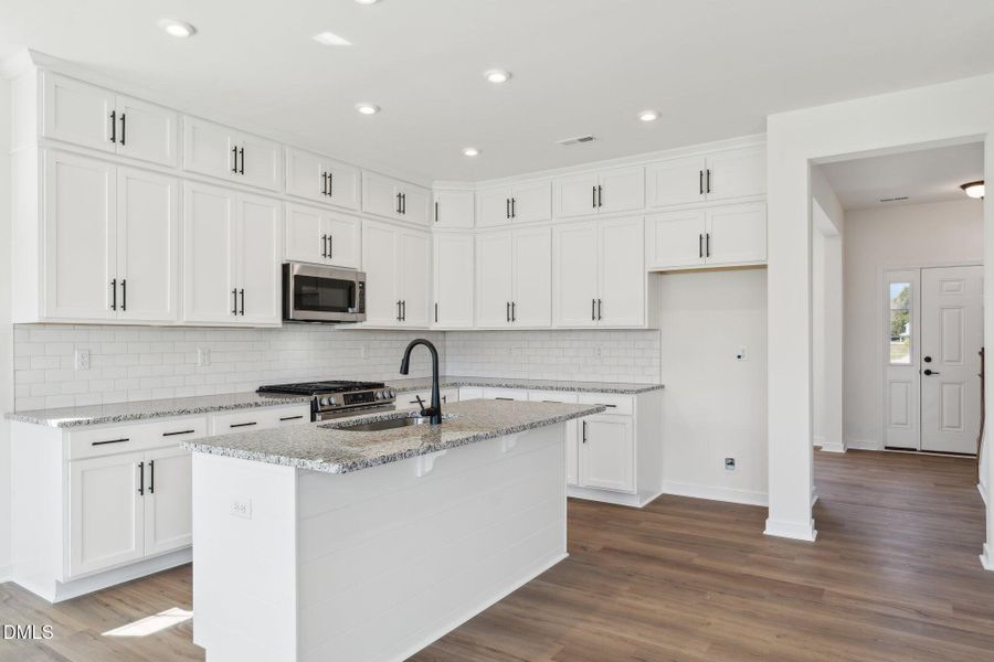 9- HHHunt Homes Franklin Kitchen