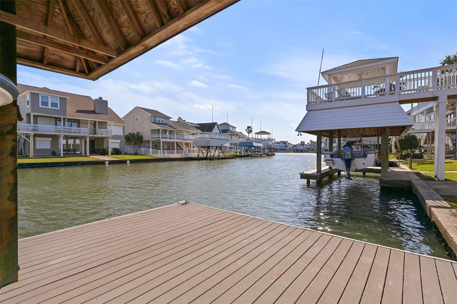Exterior details and patio area of a home in , Galveston (Image 18).