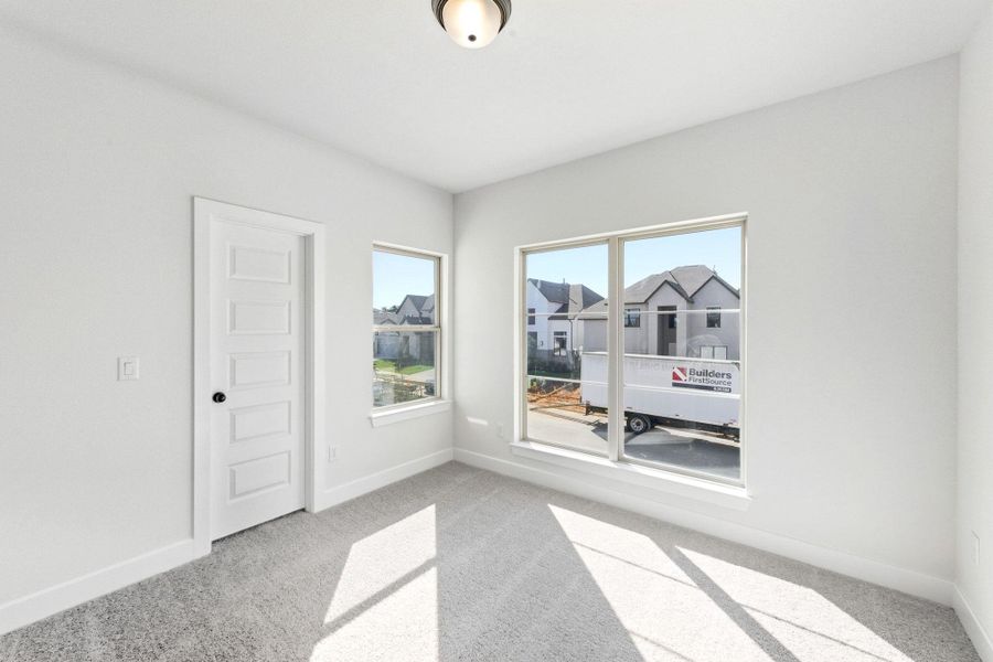 Spacious, unfurnished interior of a new home in The Colony - 50', Bastrop (Image 19).